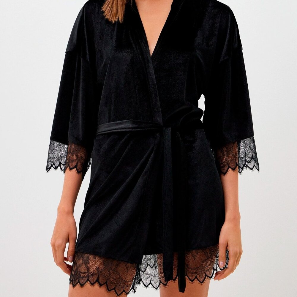 Intimissimi Beauty Velvet Kimono with Elegant Lace Size S/M